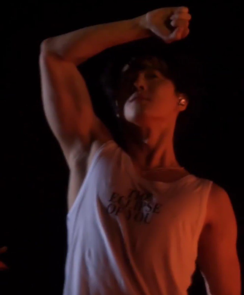 23Humanbeing's tweet image. Pero que hombre que eres Kim Junmyeon 
.
#exo #weareoneEXO #WATERBOMB2025  #SUHO