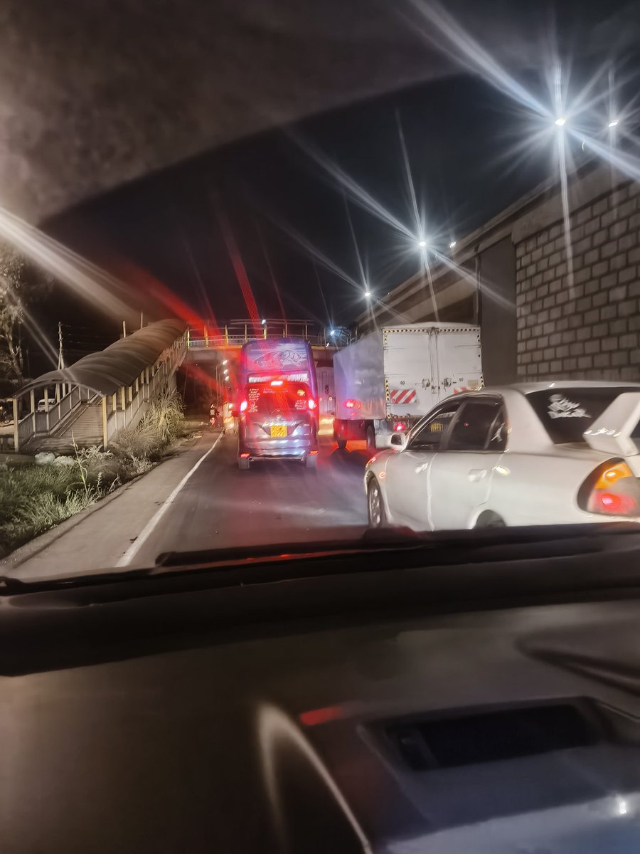 Roadblocks: Roads towards Nairobi CBD blocked; GM Mombasa Rd, and Donholmn Outering Rd, find alternative routes...
#Brekko <a href="/Ma3Route/">Ma3Route</a>