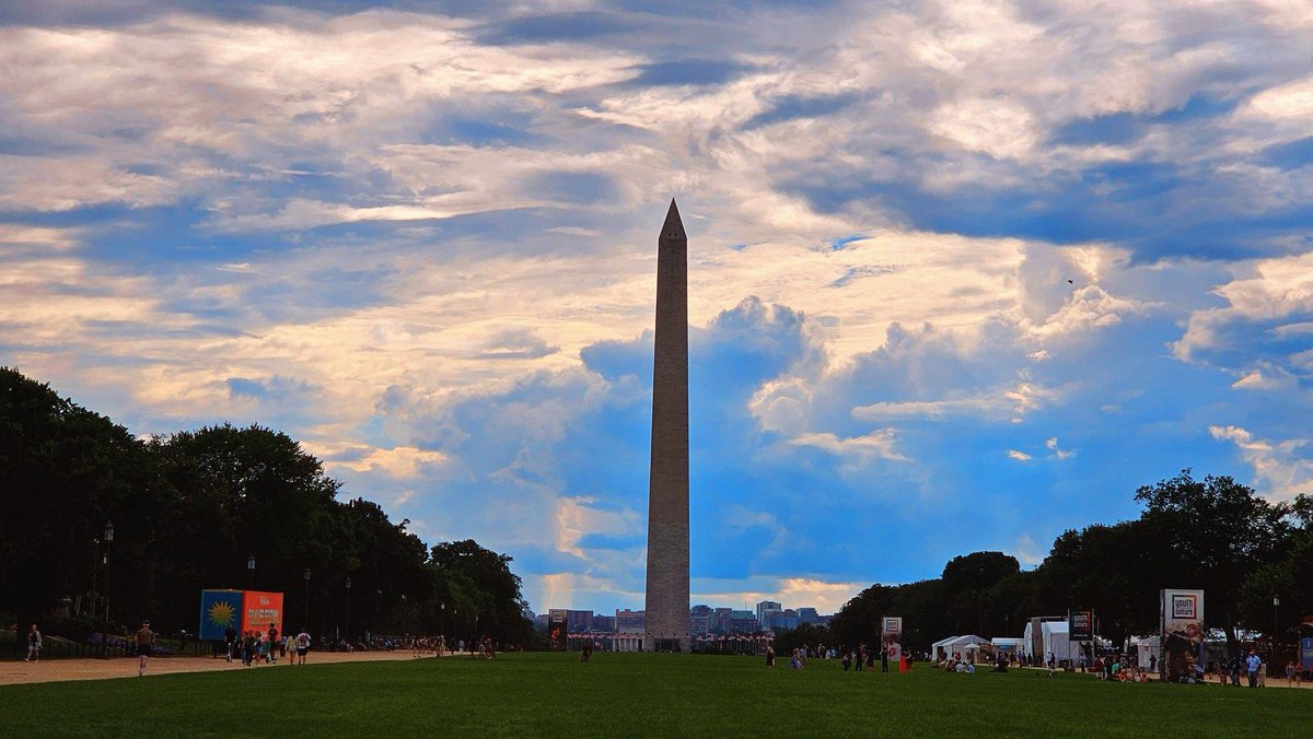 🌩️ Storm chances every day this week in DC area — and today starts off steamy and unsettled.

🥵 Humidity is off the charts, and tomorrow looks even worse with heat indexes near 105 + strong storms likely.

📲 Stay updated at cwg.live #DCwx #Storms

📷 angela n.