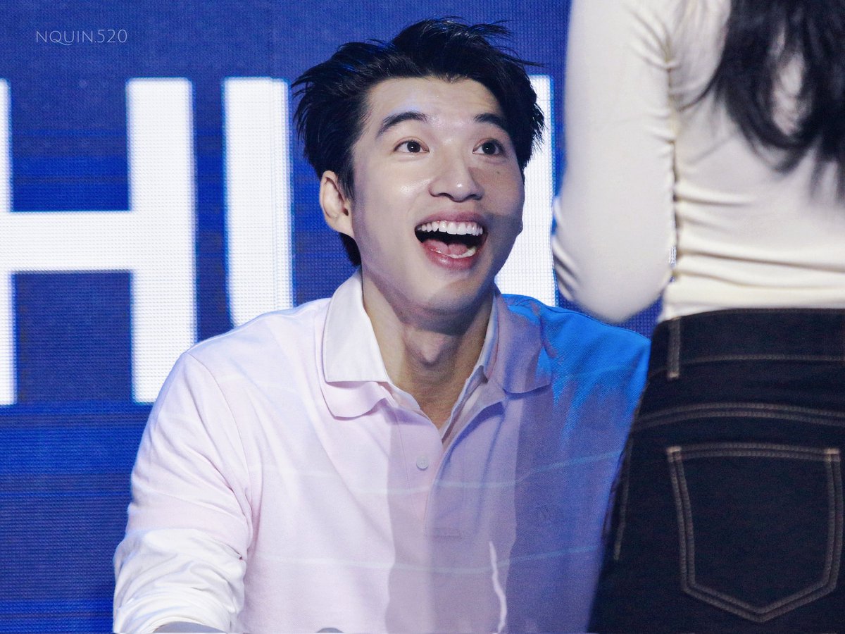 nquin520's tweet photo. [HQ] - SAMSUNG MEET&amp;GREET EVENT
060725 | #HIEUTHUHAI

fanmeeting trá hình hả 🥹 https://t.co/y5MYXefSal