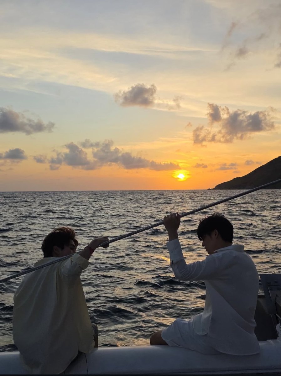 chocoeci's tweet image. I’ll cherish every moment I got and really look forward to the many more to come. 

Dear SkyNani, please always stay healthy and be happy. Lets walk on the flower path forever.

#สกายนานิ #skynani #skywongravee #nanihirunkit