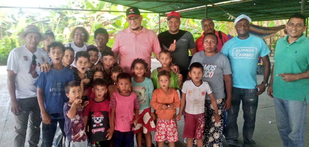 📌 Con respeto y compromiso nuestro camarada Julio Portilla, candidato a la alcaldía del municipio Sucre, estado Zulia, visitó la comunidad indígena "Cantalotodo" en la parroquia Gibraltar. 

Durante su visita, compartió con sus habitantes, escuchó sus inquietudes y reafirmó su