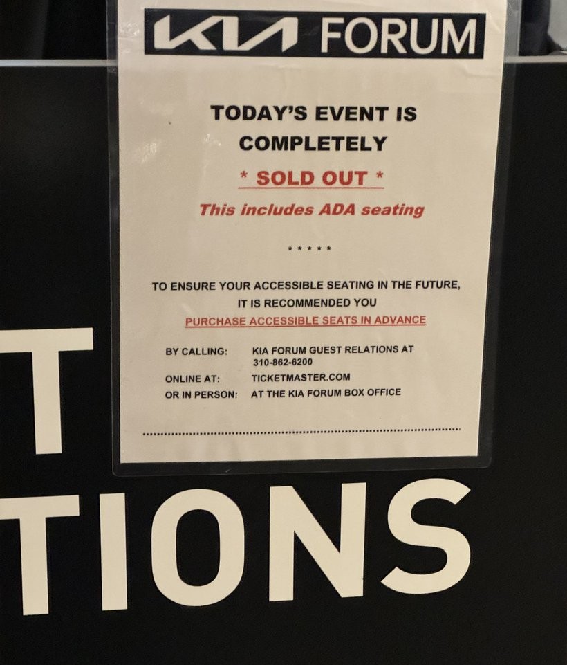 amerikyoong's tweet image. 🎉 L.A., you did THAT!

The Kia Forum has officially SOLD OUT all available seats tonight for Baekhyun’s final stop on the U.S. Reverie Tour and it’s all thanks to you. 💫

You’ve shown up and shown OUT, making sure tonight will be legendary!

🎤 Let’s end this tour with a roar…