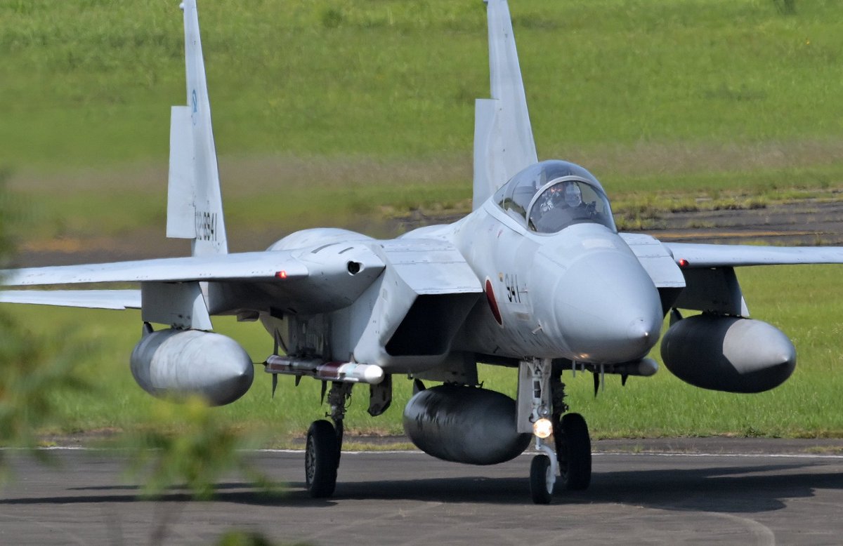 EgiYasuo73184's tweet photo. ミサイル付きでイニシャルオーバーヘッド‼️F-15(941)2025.7.7.
#岐阜基地 #飛行開発実験団 #AAM4
#nikon #Z8 #ベランダから https://t.co/ujsuzIqKtt