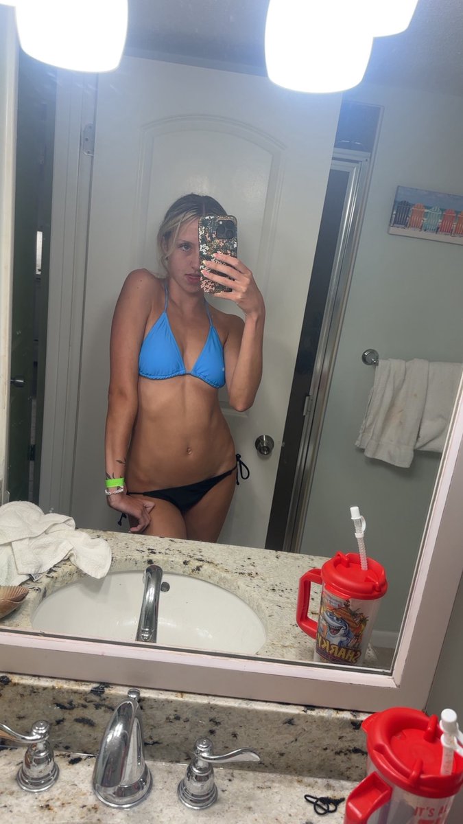 you wanna see more of me??? 
sub to my OF : lilybooboo