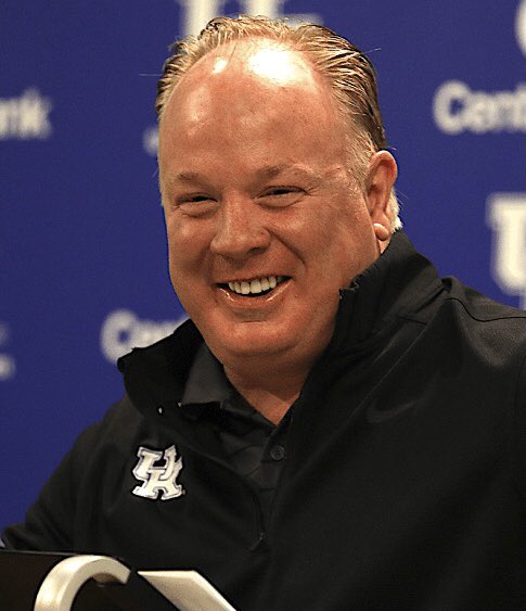 Oscar Combs (@wildcatnews) on Twitter photo Hey, Big Blue fans, are you feeling good tonight? You already know the Big Blue won a big time recruit tonight. Looking at you <a href="/mattponatoski/">Matt Ponatoski</a>. I imagine Stoops and Mingione are exchanging high fives. <a href="/UKFootball/">Kentucky Football</a> <a href="/UKBaseball/">Kentucky Baseball</a> Hey, Big Blue fans, are you feeling good tonight? You already know the Big Blue won a big time recruit tonight. Looking at you <a href="/mattponatoski/">Matt Ponatoski</a>. I imagine Stoops and Mingione are exchanging high fives. <a href="/UKFootball/">Kentucky Football</a> <a href="/UKBaseball/">Kentucky Baseball</a>