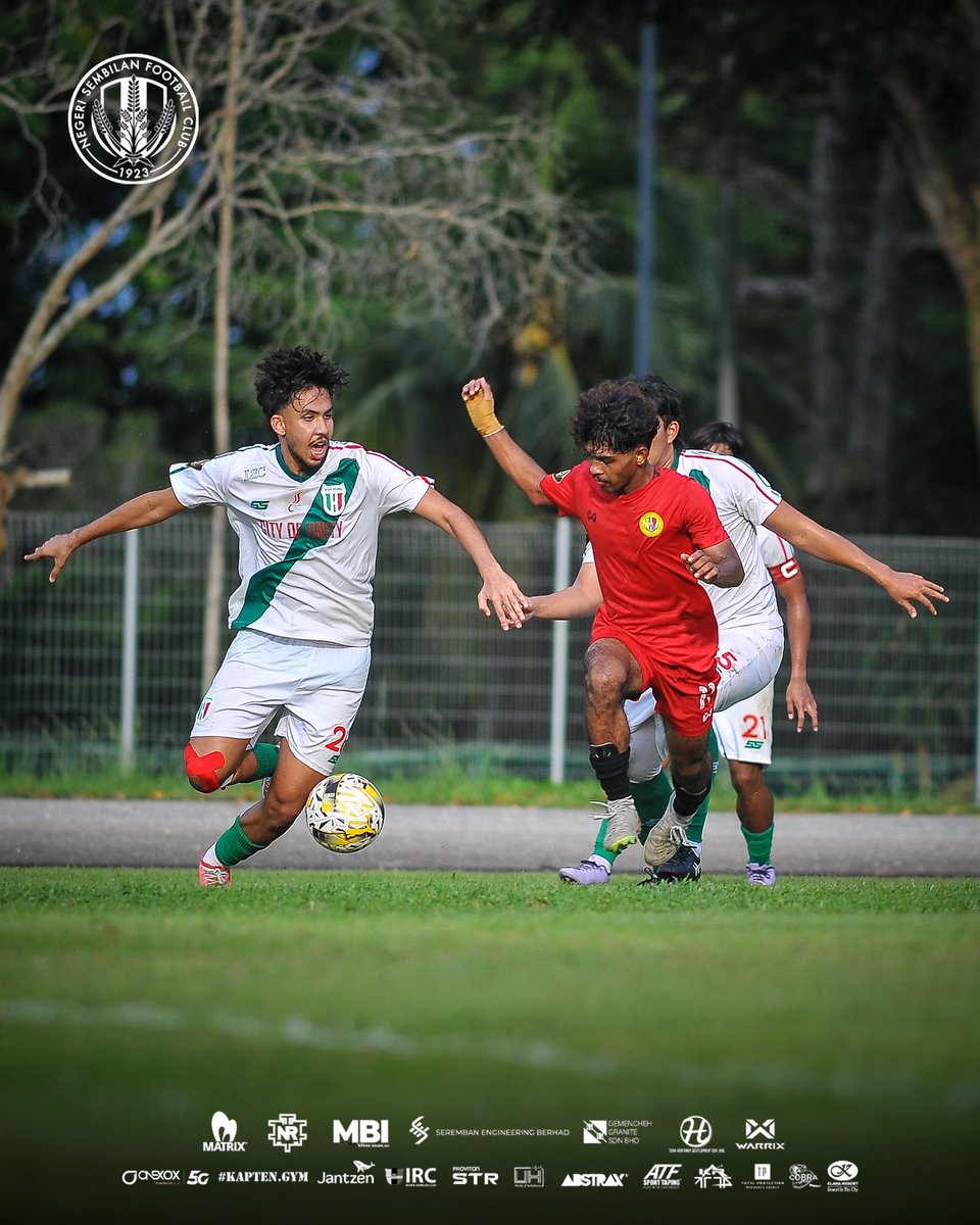 nsfc1923devt's tweet image. 📸 Kartikeyan meletakkan #JangMudo B-20 di hadapan sebelum Asyraf menyamakan kedudukan untuk Kuching City. 

Kemasukan Hani Amir pada babak separuh masa kedua berhasil apabila beliau menjadi penyelamat untuk memastikan 3 mata berjaya diperoleh. 

#NSFC
#HobinJangHobin
#NSFCdevt