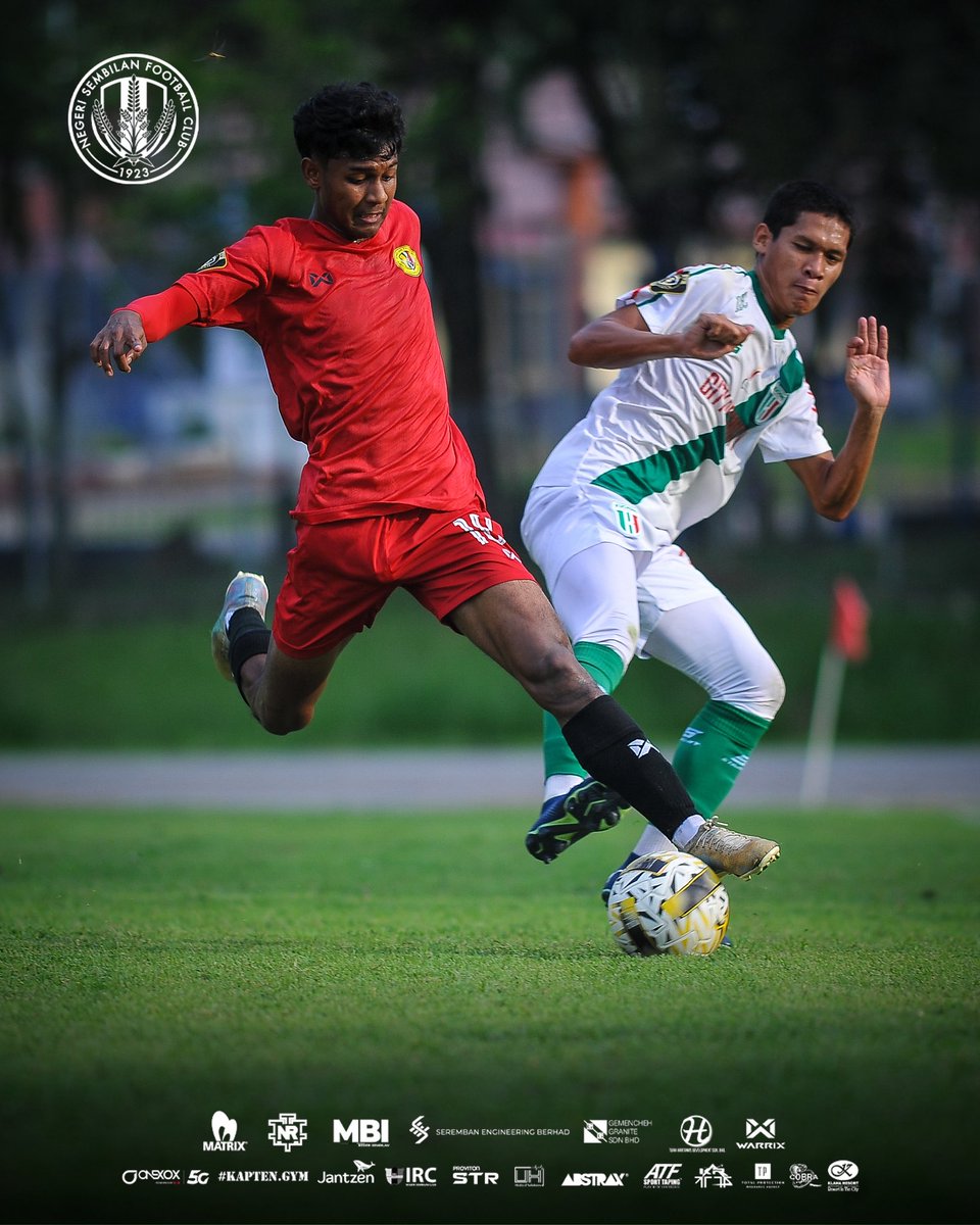 nsfc1923devt's tweet image. 📸 Kartikeyan meletakkan #JangMudo B-20 di hadapan sebelum Asyraf menyamakan kedudukan untuk Kuching City. 

Kemasukan Hani Amir pada babak separuh masa kedua berhasil apabila beliau menjadi penyelamat untuk memastikan 3 mata berjaya diperoleh. 

#NSFC
#HobinJangHobin
#NSFCdevt