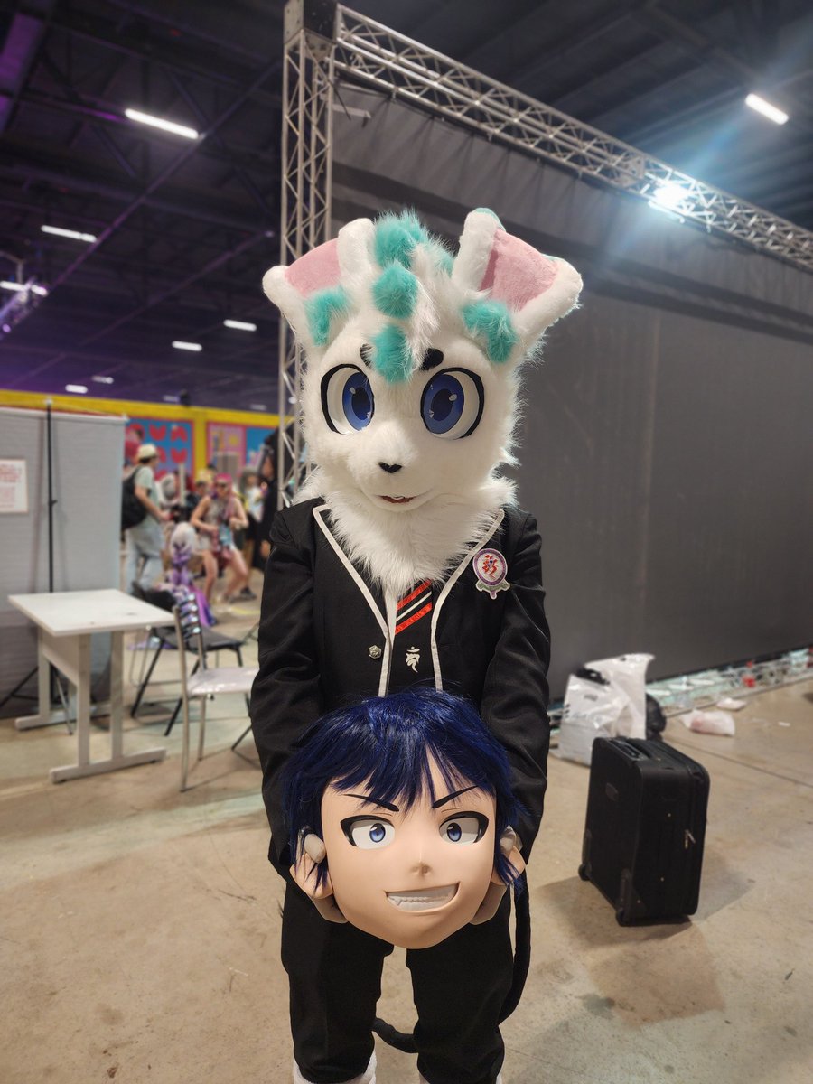 MTOFKigu's tweet image. Brought good old Rin back to @animefriends #AF2025 to continue celebrating my 10 years in kig :3
Also met a new friend there 🐰
#RinOkumura #奥村燐 #AoNoExorcist #BlueExorcist #青の祓魔師 #kigurumi #kigurumimask #kig #着ぐるみ