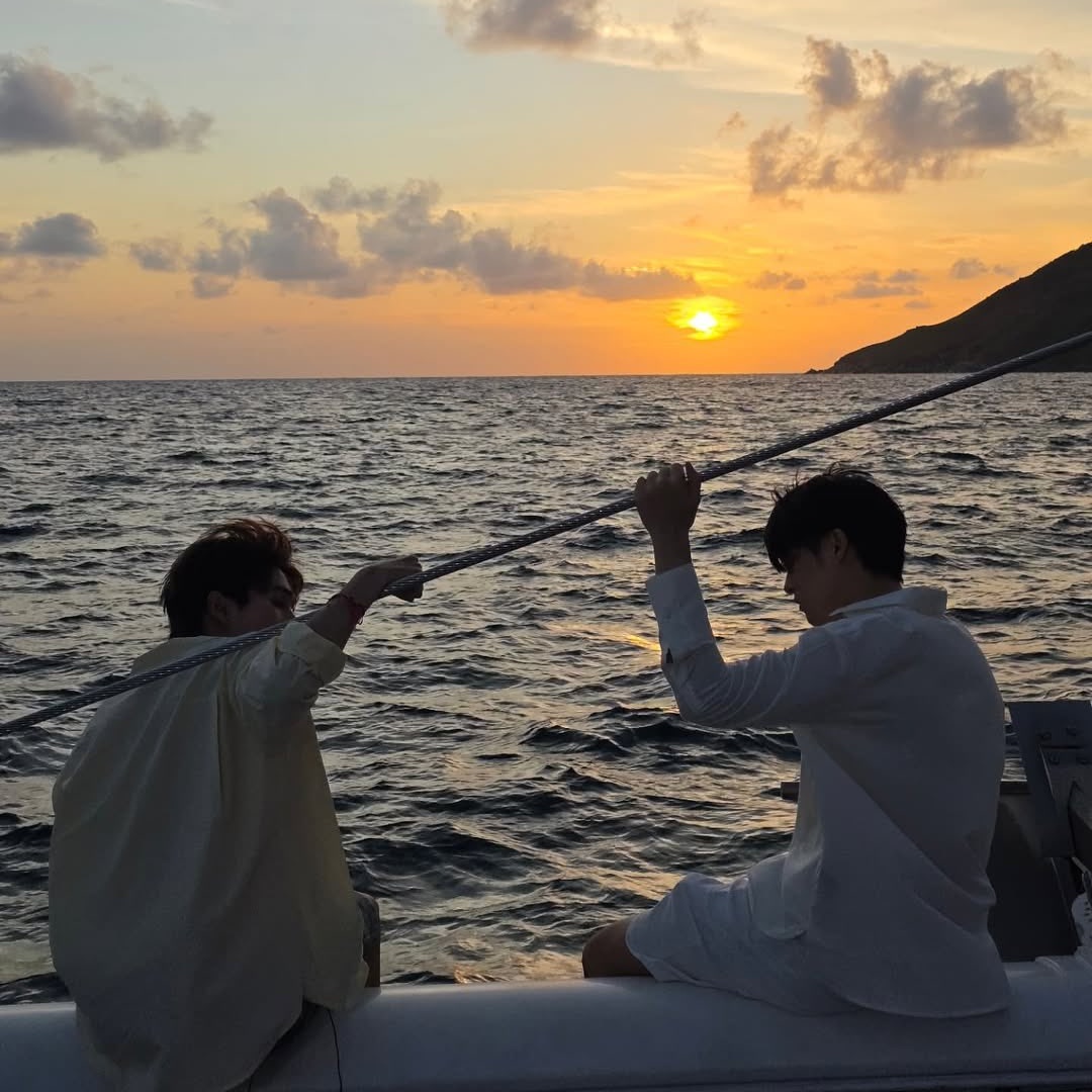 ergoquerencia's tweet photo. watched                             watched
the sunrise                        the sunset
together                             together 

#skynani #สกายนานิ https://t.co/rRNmuGpJKn