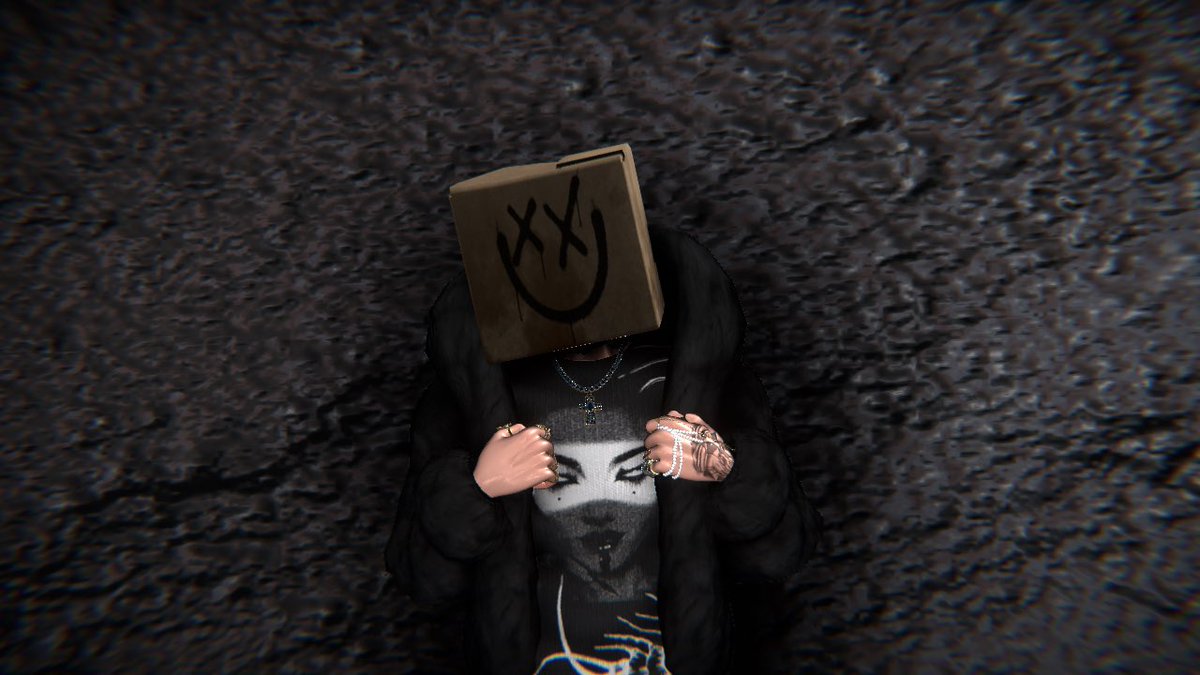 BoxMan6996430's tweet image. I’ll do weird shit for 20$ 📦💅