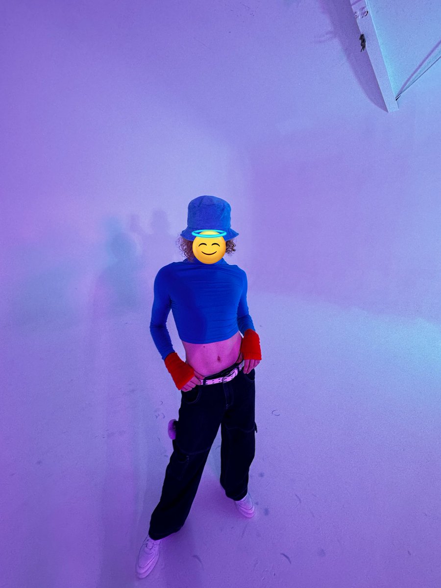 ✨ LYLAEK LORE ✨

Feeling kind of sentimental… bare with me while I use words.
I did a bit of modelling for a couple years (mostly runway) but my oc/ outfits are truly inspired by my IRL love for fashion btw!~

Past few months Ive been stuck in my head and stuck at home- doing