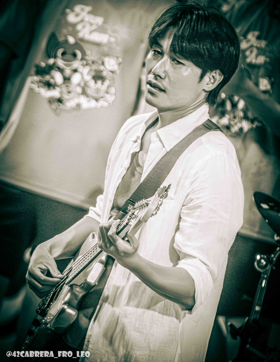 ギタリスト先生カッコよすぎ✨
#車屋紳太郎 選手 #frontale
 #2025川崎ファン感