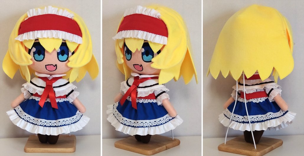 アリス・マーガトロイドその２です

表情以外は前回と同じです
前はお姉さんぽいやさしい感じだったので、今回はちょっとロリスっぽい幼い感じにしてみました

#アリス・マーガトロイド #東方手芸部