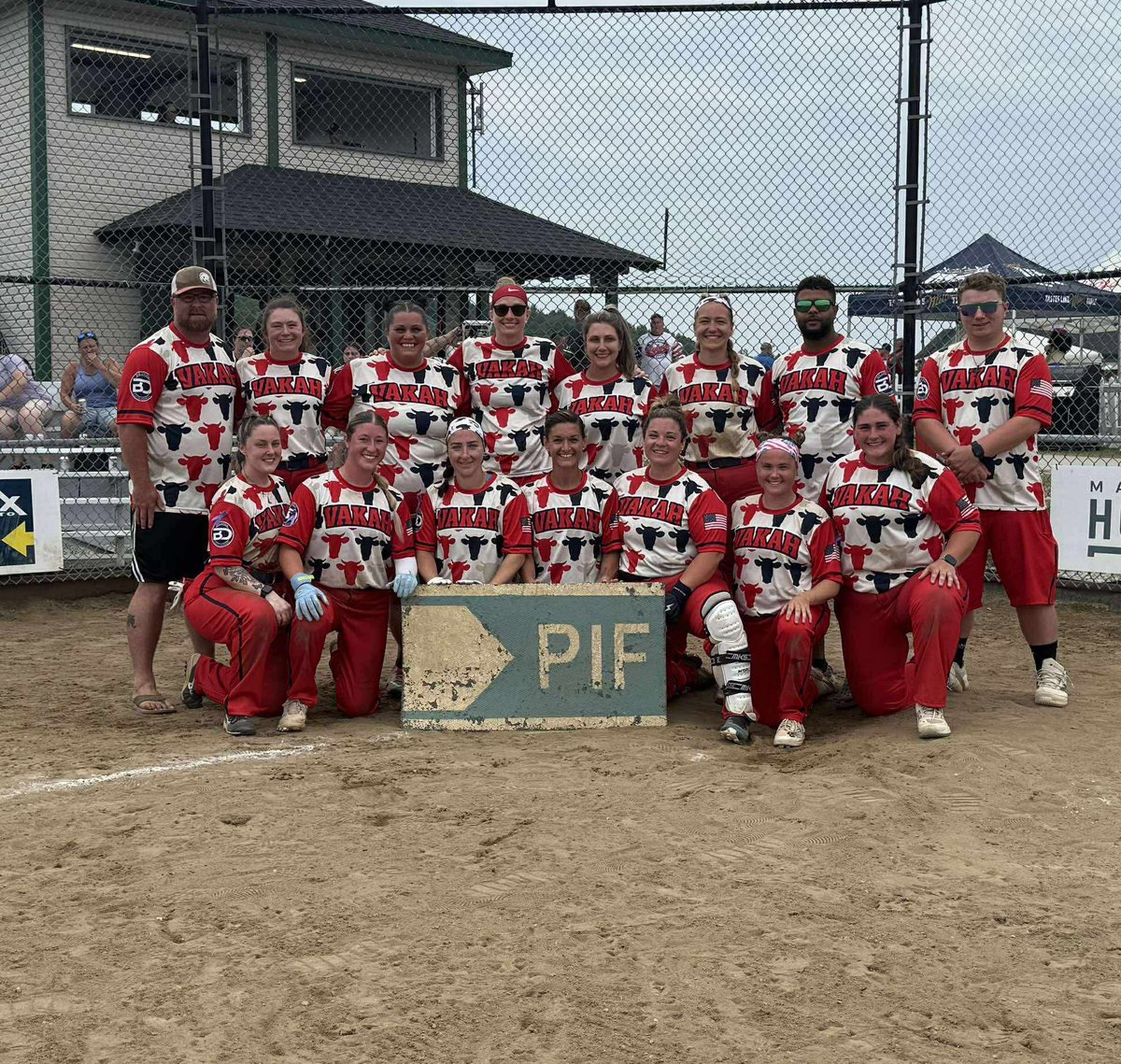 JordCoach's tweet image. LOOOOONG weekend and a rough start but we pulled it together, played together as a whole and went on a little run to have us place 3rd out of 12 teams at the Pif in Canada. #lovewhatyoudo #fortheloveofthegame 🥎