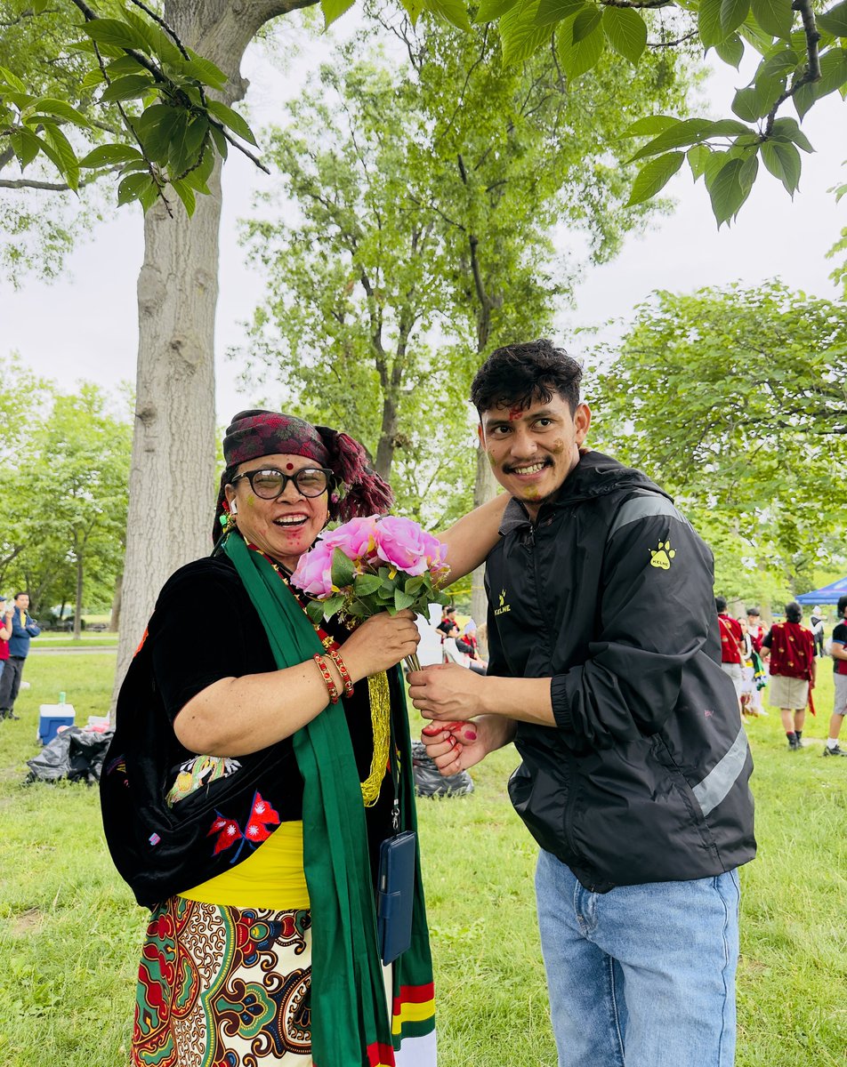 Bima Kumari Dura दिदीका कालजयी गितले कहिलेकाहिँ प्रदेशमा यो मनलाई नोस्टाल्जिक बनाइदिन्छन्।
फेरि सम्झिए दिदीलाई है त...!!!

#jayajindagi #theroyalone #nevergiveup #keeplearning #neversecond #bealwayskind #newyorkstateusa #rameshmallathakuri(The Himalayan Boy)