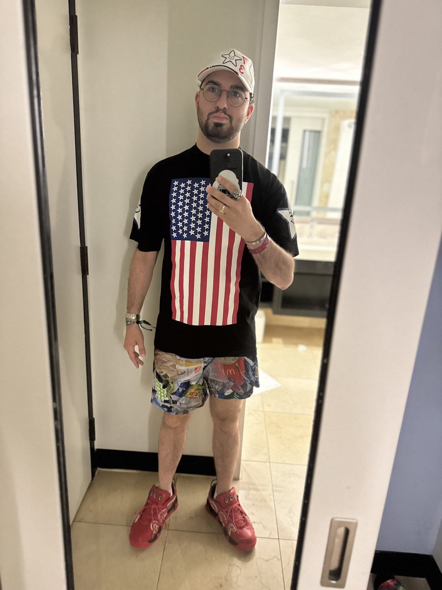 asapcam30's tweet photo. A bit late 4th of July fit https://t.co/bUjJa5rEDt