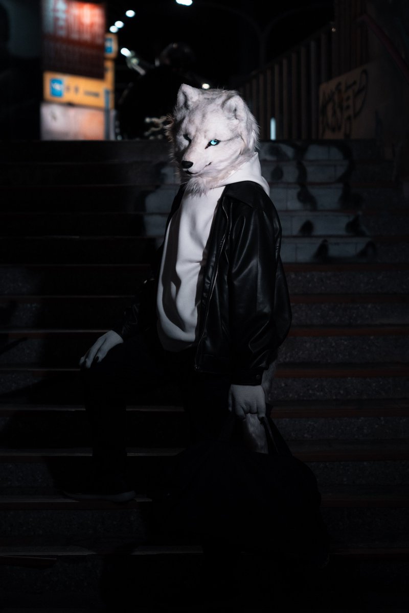 🐺: <a href="/nottsvwolf/">諾特／Nott／ノゥト</a> 

#Furry 
#fursuit 
#FursuitEveryday 
#fursuitphotographer