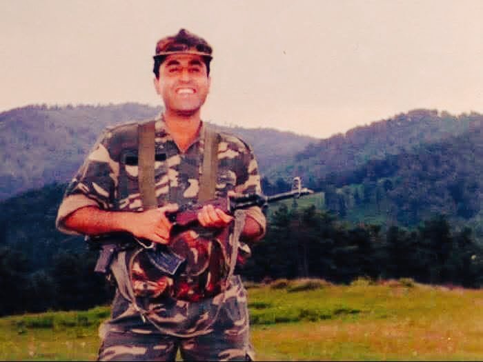 ये दिल मांगे मोर....

भारत माँ के वीर सपूत,कारगिल विजय के महानायक,'परमवीर चक्र' से सम्मानित
कैप्टन विक्रम बत्रा के बलिदान दिवस पर कोटि-कोटि नमन और वंदन।

वन्दे मातरम् 
जय हिंद। 🇮🇳
#VikramBatra