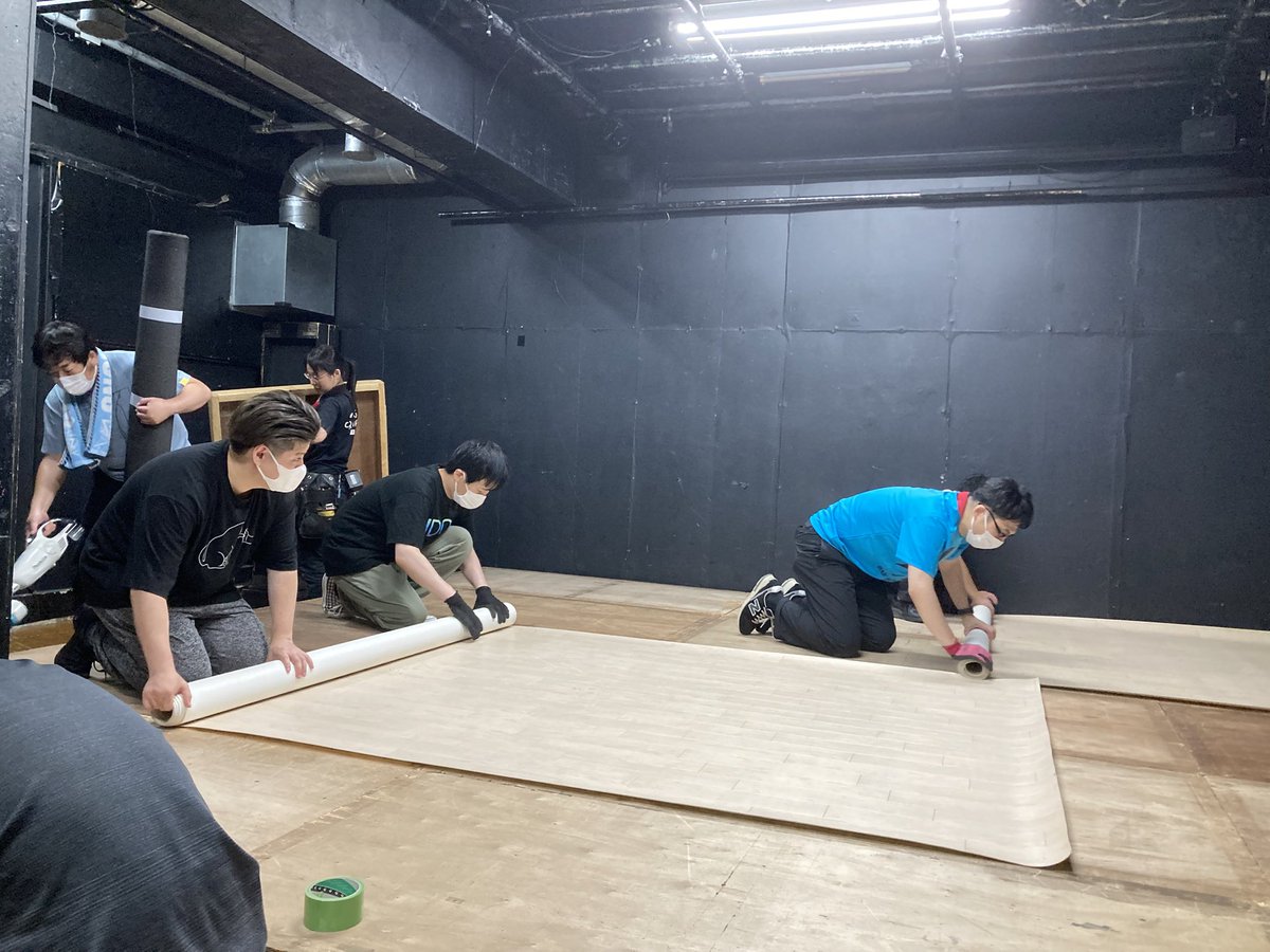 ko_ji0's tweet photo. 日本演劇連盟第五回本公演
「コミックにすらなりゃしない」無事に終演しました。
細かい事大目に見てもらい、舞台を止める様な事故もなく終われて一安心です。
今回はちょこっと出演もさせて貰えてありがたい限りです。
さて、次は毎年の風物詩ワンビルだ… #こみすら https://t.co/aP7F0RNMZ4