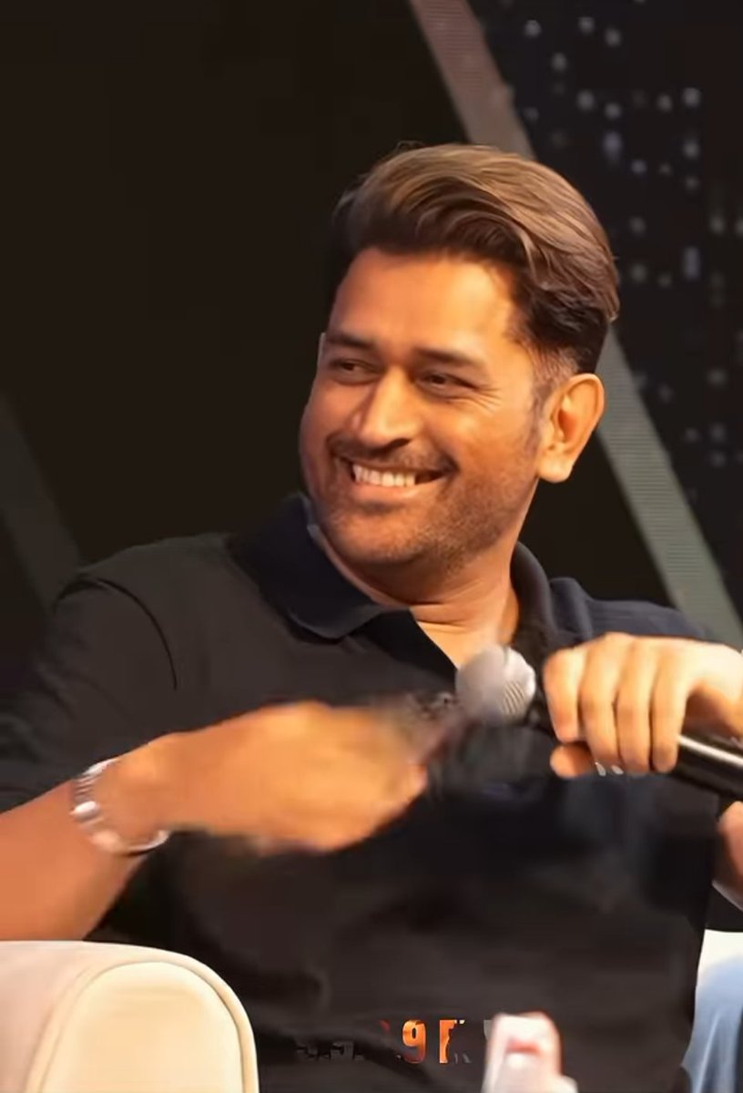 BhaswatiPathak8's tweet photo. Happy Birthday Legend 
Thank you for giving me a reason to watching cricket 
I hope your special day brings you lots of happiness 
Happy Birthday mahi @msdhoni ❤️ https://t.co/pp9F2LRD8k