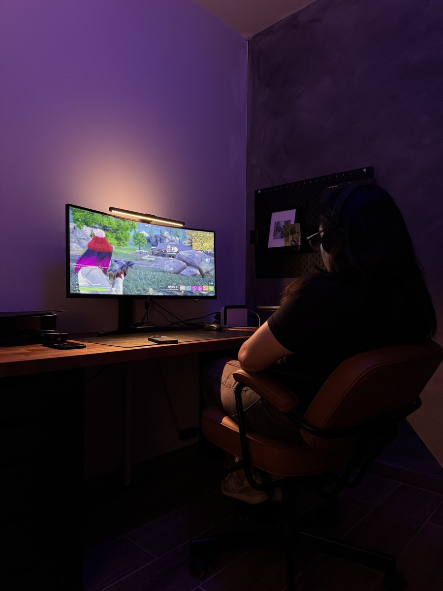 fdodlg's tweet photo. ¿Ustedes también tienen esposa rompemadres en Fortnite? https://t.co/3PeOQ1YzgC