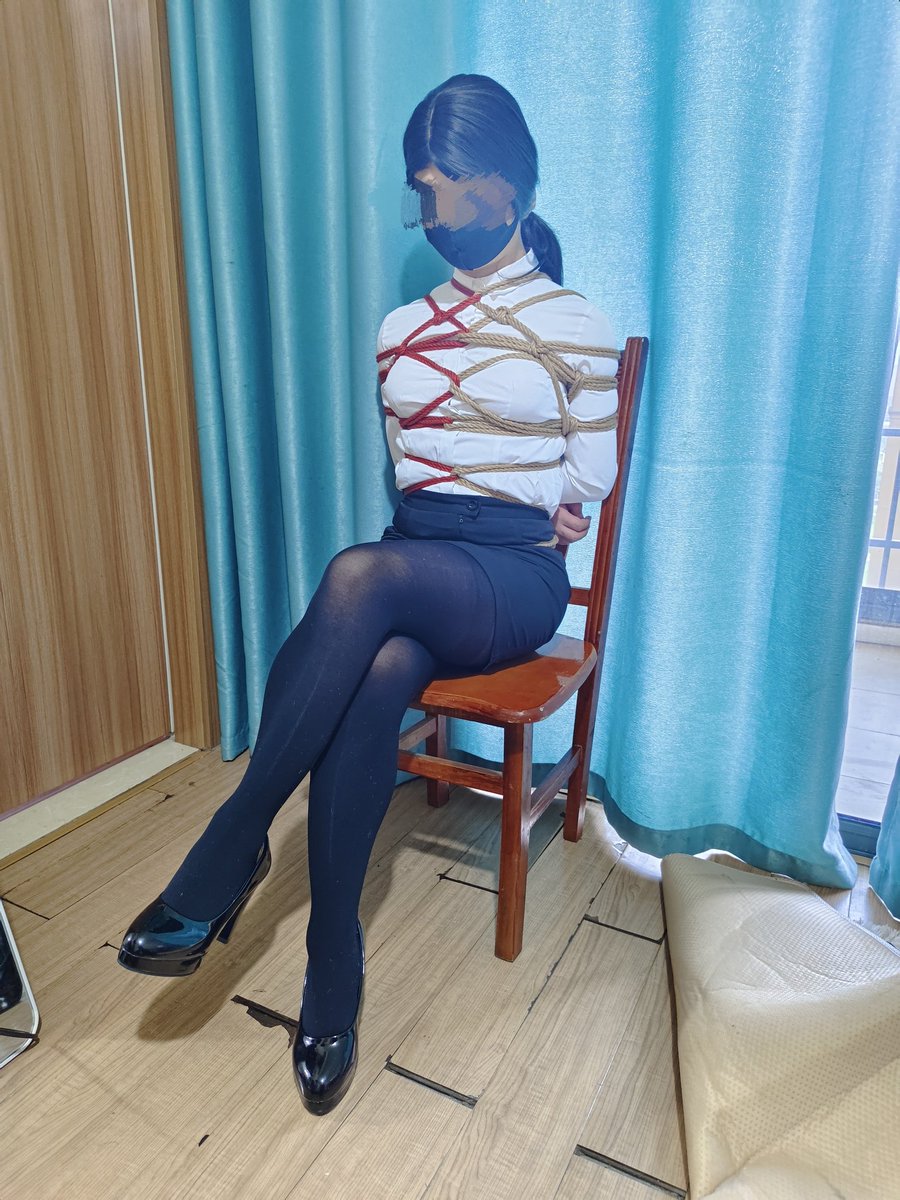 吼吼，鲨鲨出击～最近学会了这种像一念神魔样子的绳缚，不愧是聪明鲨鲨（🐶）