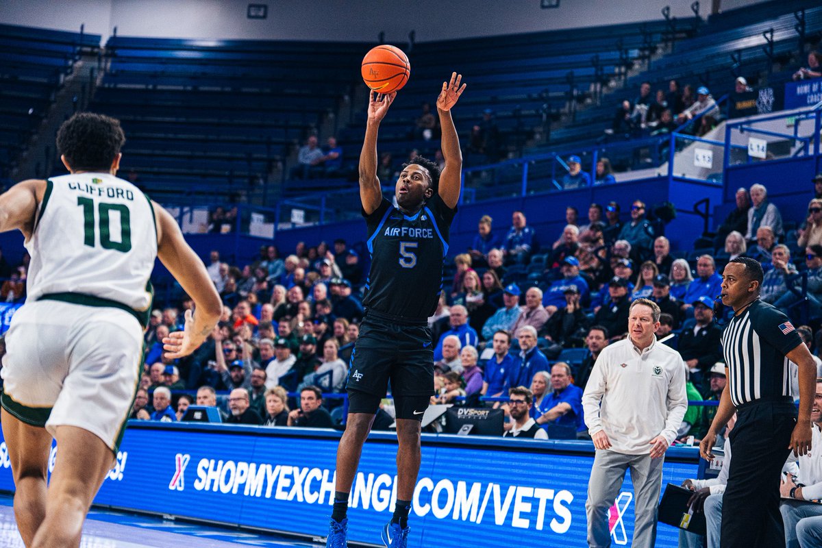 AF_MBB's tweet image. Putting in work in the summer league 👀
Ethan Taylor has now appeared in back to back summer league games for the Lakers⚡️