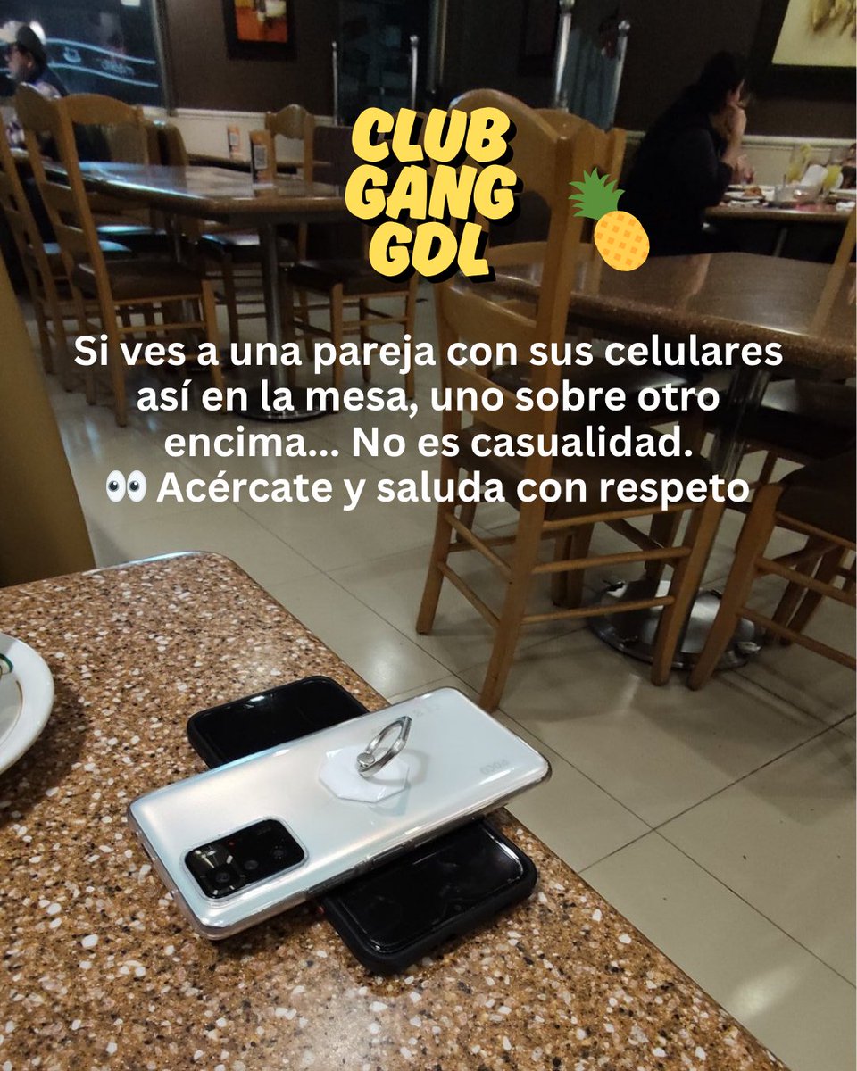 clubganggdl's tweet photo. 📲 Si ves a una pareja con sus celulares así en la mesa, uno sobre otro y con un anillo encima...
No es casualidad
👀 Acércate y saluda con respeto
Es una señal del ambiente SW o liberal 🍍
¡Hagamos de esto una tendencia en lugares vainilla!
#SwingerMx #PineappleCode @diana_hotW https://t.co/piAWGAS8KH
