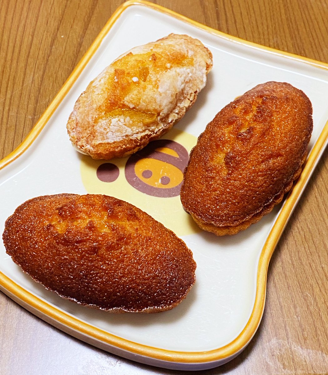 「先日せんせーに「ベイク・ベイク・ベイク」という焼き菓子漫画を教えてもらってとても」|志画内まいと@お助けマン2巻発売中のイラスト