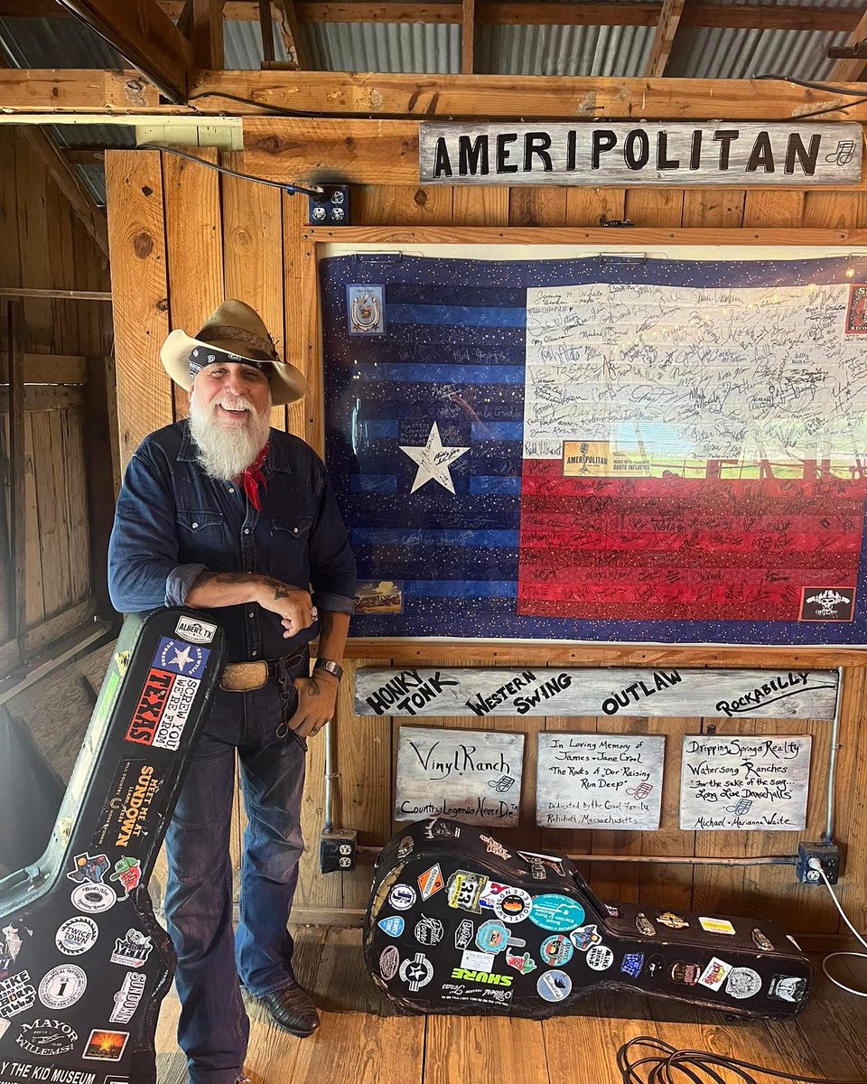 dallasmoore's tweet image. Muchas Gracias @LuckenbachTexas 
#GodBlessYou
#GodBlessTexas 
#GodBlessAmerica