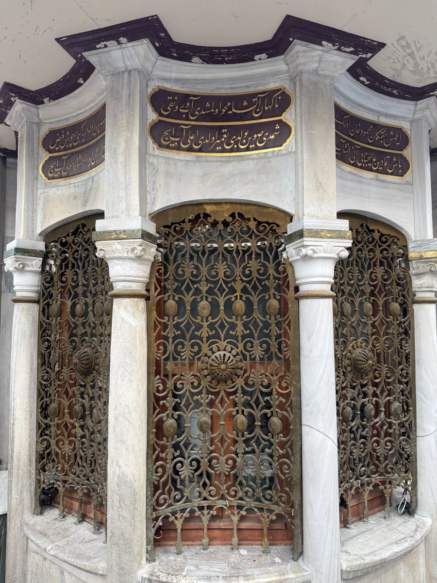 Seherlerde Fatih Camii ne güzeldir.