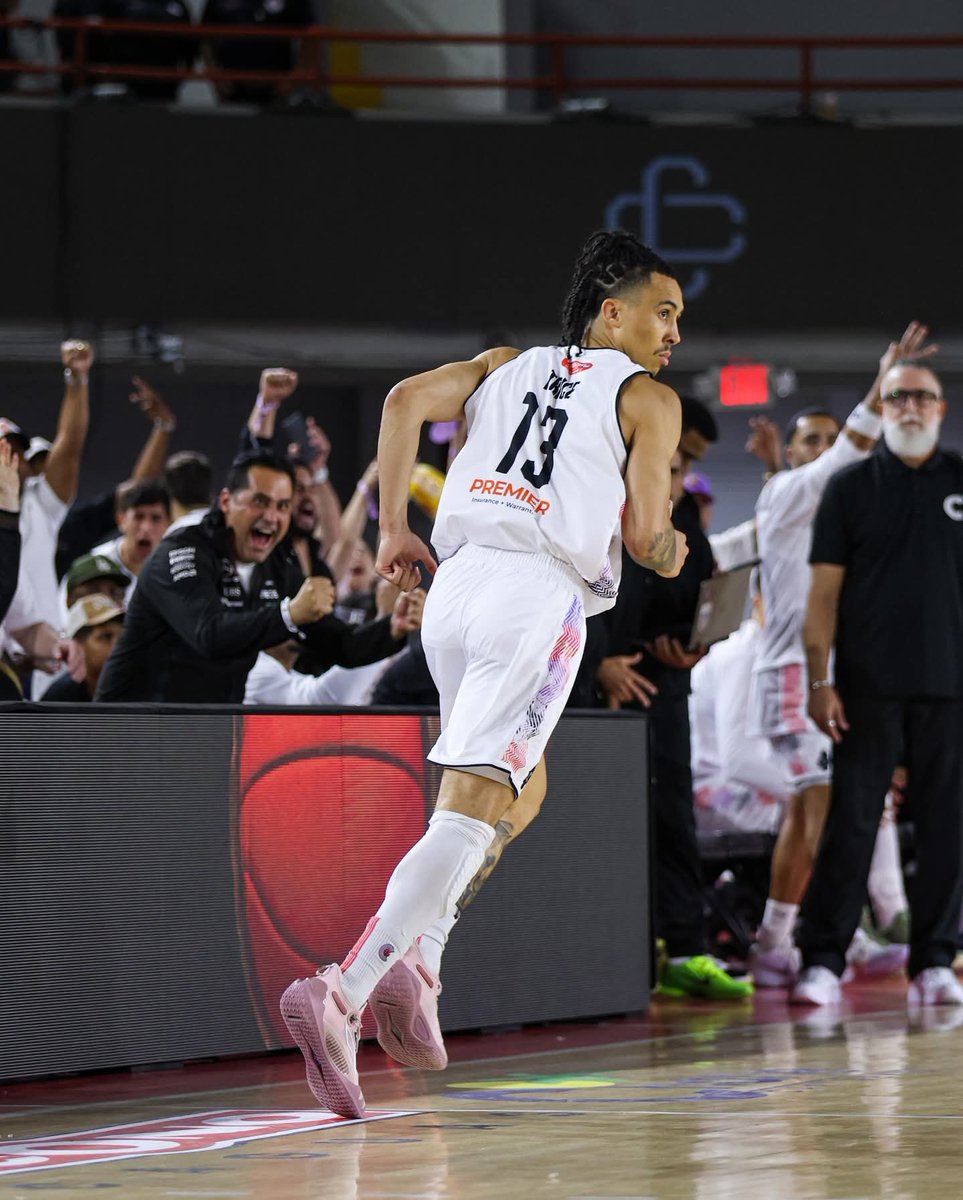 Encendido Travis Trice con 31 pts (6/9 en triples), 7 reb, 6 asist en 35 min para que los Criollos de Caguas <a href="/criollosbsn/">Criollos de Caguas BSN</a> derroten como locales a Cangrejeros de Santurce 92 a 83 e igualen la serie 1-1 en los cuartos de final del <a href="/bsnpr/">Baloncesto Superior Nacional 🏀🇵🇷</a> de Puerto Rico 🔥🔥🏀🏀