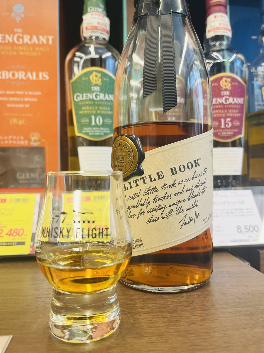 ka2photo40's tweet photo. LITTLE BOOK🥃
当然美味いよね✨個人的にはブッカーズの方が好みでしたが、こちらも美味し!
リカマン777さん、貴重なウィスキーをありがとうございます✨
#リカマン777
#littlebook
#ブッカーズ https://t.co/lh7jrCM0Ek