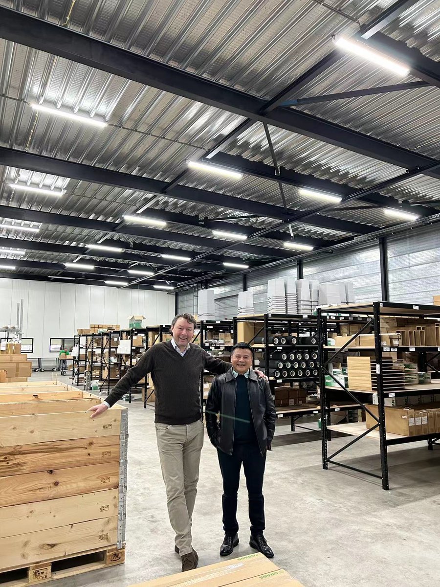 ShineLongCorp's tweet image. ShineLong tri-proof lights are lighting up warehouse aisles across the globe—resistant to dust, moisture, and impact, they keep operations running safely and smoothly.
👉shinelongled.com/contact-us/
#LEDLighting #WarehouseLighting #TriProofLight