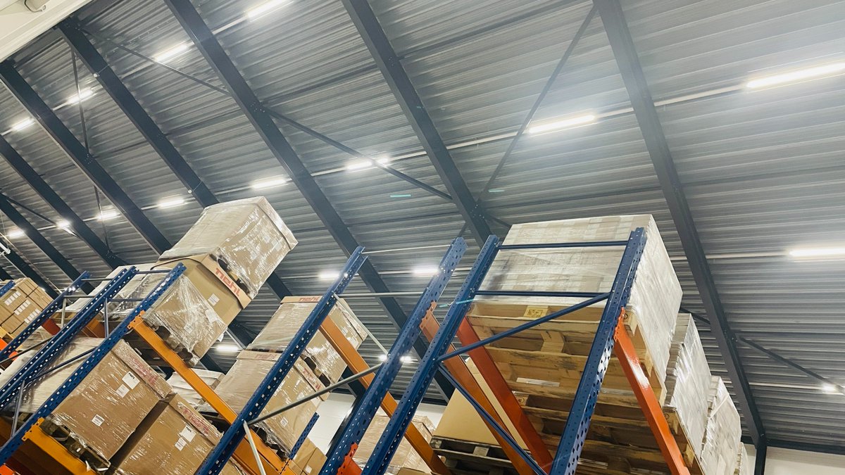 ShineLongCorp's tweet image. ShineLong tri-proof lights are lighting up warehouse aisles across the globe—resistant to dust, moisture, and impact, they keep operations running safely and smoothly.
👉shinelongled.com/contact-us/
#LEDLighting #WarehouseLighting #TriProofLight
