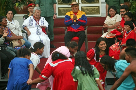 vgallegoscortes's tweet photo. La historia más oscura de América Latina no está en los libros.
Ni en los noticieros.
Está en los rituales, la superstición y el control espiritual que aún hoy domina Venezuela.
1/ Esto no es política.
Es poder oculto.
Y está más vivo que nunca. 👇🧵 https://t.co/G0ymLJTLUS