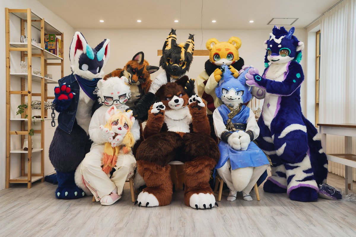#FursuitEveryday 
#fursuit 
2025.7.6 - 마팅기 탄싱기 

마틴이 데뷔 촬에 와주셔서 감사합니다!
날도 덥고 거리가 먼 곳임에도 불구 하고 흔쾌히 와주시다니 너무너무 감사합니다! 🥰🥰

📸<a href="/mano_4171/">Mano</a>