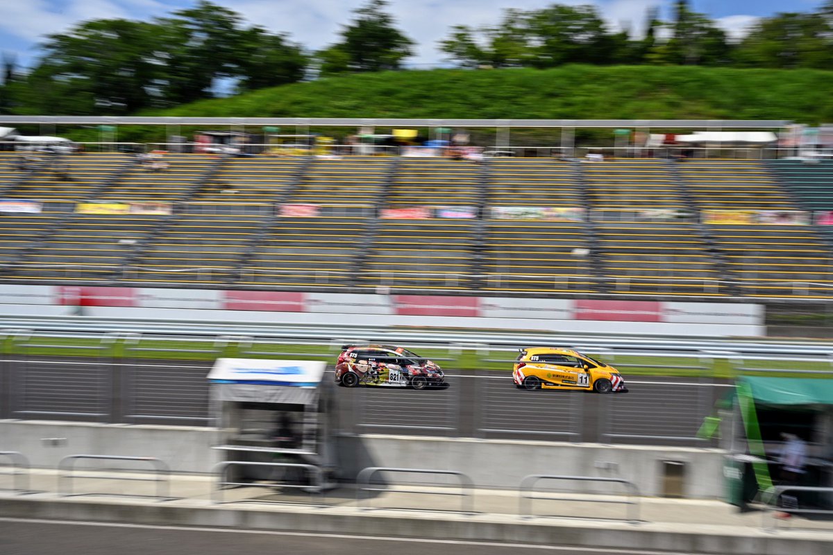 アルト渕上 (@alto_fuchigami) on Twitter photo 北海道チーム同士のバトル💥
#スーパー耐久(<a href="/SuperTaikyu_STO/">スーパー耐久シリーズ</a>)
#KOSHIDORACING(<a href="/KoshidoRacing/">KOSHIDO RACING 🏁 S耐参戦 #610 ロトスタ号</a>)
#公団ちゃん(<a href="/SakaeMotorspor2/">SAKAE MOTORSPORTS</a>)
#AndLegalRacing(<a href="/AndLegal_Racing/">AndLegal Racing</a>) 北海道チーム同士のバトル💥
#スーパー耐久(<a href="/SuperTaikyu_STO/">スーパー耐久シリーズ</a>)
#KOSHIDORACING(<a href="/KoshidoRacing/">KOSHIDO RACING 🏁 S耐参戦 #610 ロトスタ号</a>)
#公団ちゃん(<a href="/SakaeMotorspor2/">SAKAE MOTORSPORTS</a>)
#AndLegalRacing(<a href="/AndLegal_Racing/">AndLegal Racing</a>)