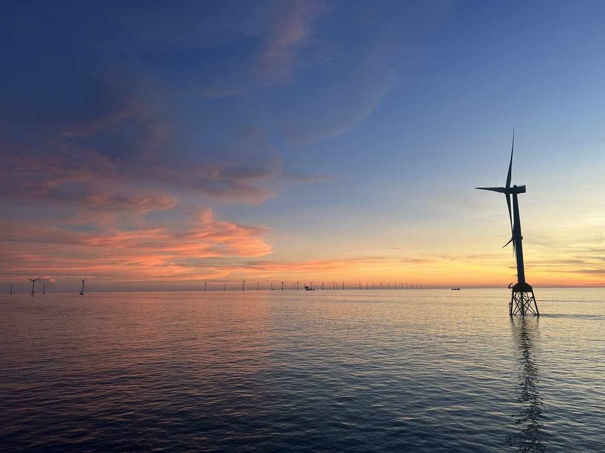 ricky136137138's tweet photo. A few photo from my previous rotation in the wind farm https://t.co/x6KtlEAG5Y