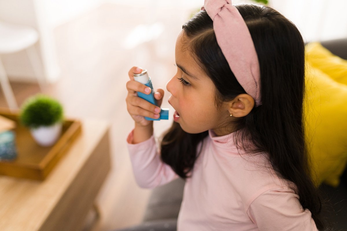 Early exposure to plastics raises young children’s asthma risk news-medical.net/news/20250706/… exposed to certain plastic-derived chemicals before age five face higher risks of asthma and wheeze, underscoring growing concerns over everyday environmental exposures. <a href="/JExpSciEnvEpi/">JESEE</a>