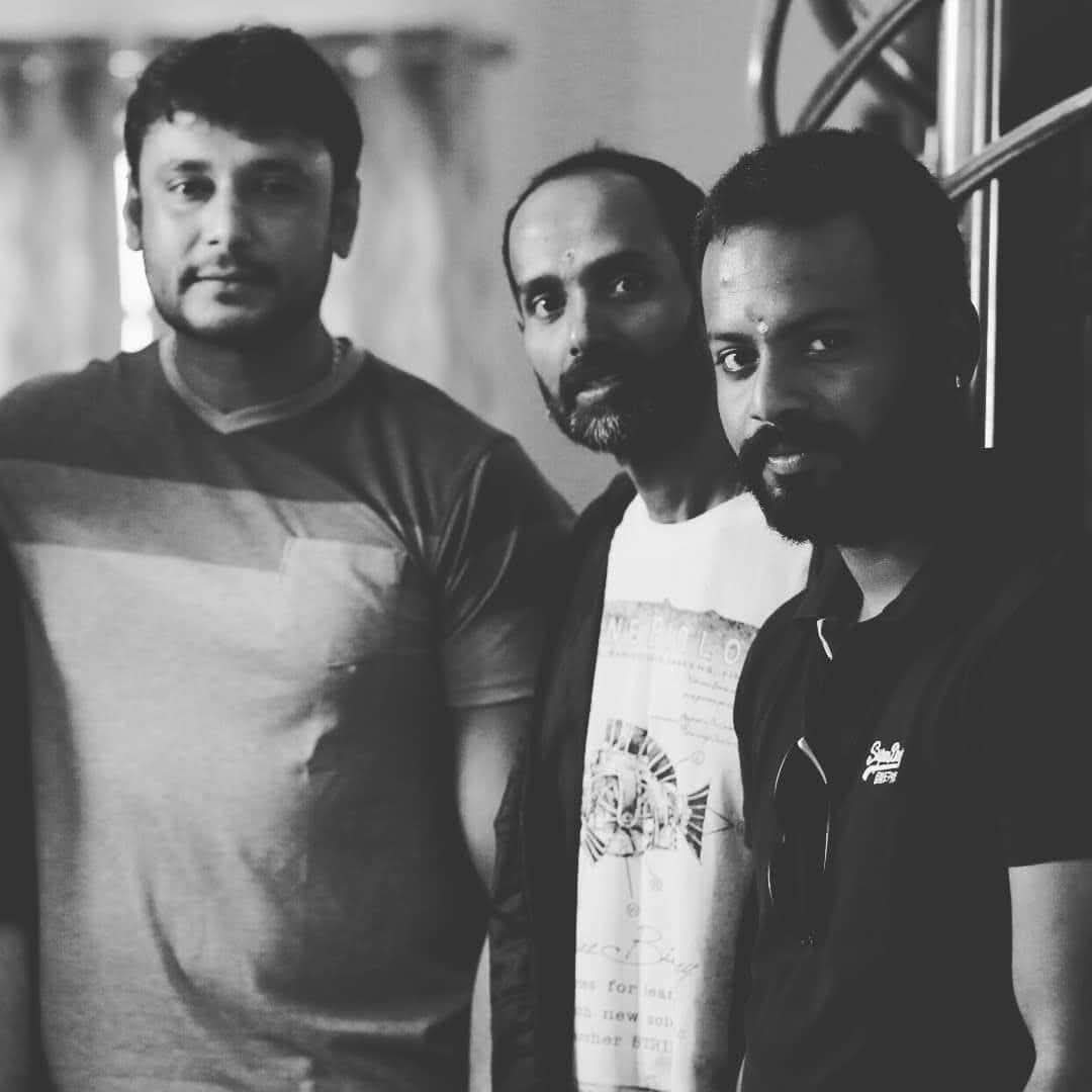 ThoogudeepaViji's tweet photo. ಹುಟ್ಟುಹಬ್ಬದ ಶುಭಾಶಯಗಳು @Raamtheja ಅಣ್ಣ 💐🎂 ಚಾಮುಂಡೇಶ್ವರಿ ತಾಯಿ ನಿಮಗೆ ಇನ್ನು ಹೆಚ್ಚಿನ ಆಯಸ್ಸು ಆರೋಗ್ಯ ಐಶ್ವರ್ಯ ಕೊಟ್ಟು ಕಾಪಾಡಲಿ 🙏
#HappyBirthday https://t.co/KYk2wpAIUX