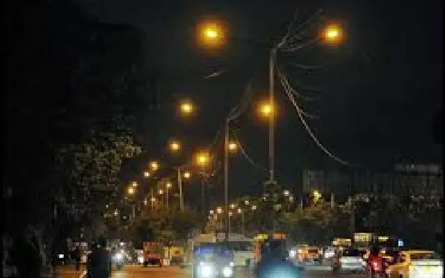 Newskarnataka's tweet image. Bengaluru Gears Up for Major LED Streetlight Overhaul to Boost Safety and Efficiency

#LEDStreetlights #BengaluruInfrastructure #SmartCity #PublicSafety

newskarnataka.com/s/relpt6