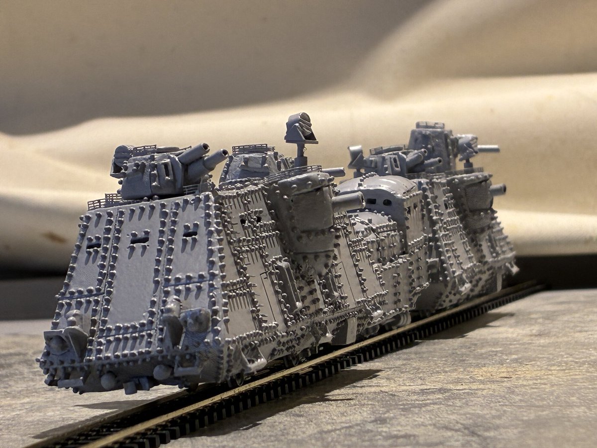 puchipredator's tweet image. #天空の城ラピュタ #装甲列車
リベット、手すり付けて
大体 出来上がりました。
次は橋、スラッグ渓谷の街の製作へ入ります。
1/150 nゲージになります。