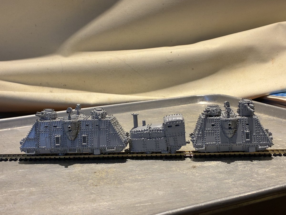 puchipredator's tweet image. #天空の城ラピュタ #装甲列車
リベット、手すり付けて
大体 出来上がりました。
次は橋、スラッグ渓谷の街の製作へ入ります。
1/150 nゲージになります。