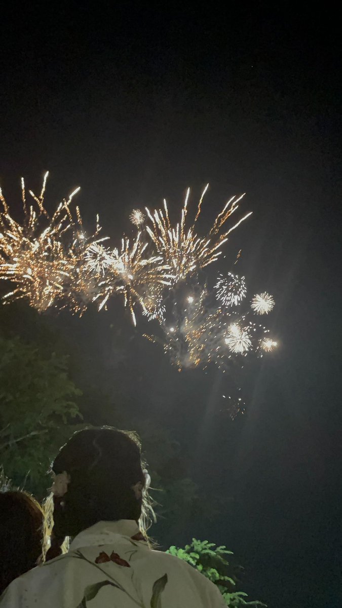 神戸大学学生広報チーム (@kobeu_stu_prt) on Twitter photo 【イベントレポート】
神戸大学ベルカンが主催する第20回神戸大学七夕祭が、7月6日に六甲台第1キャンパスで開催されました🎋⭐フード・ドリンクや花火、ステージ企画などがありとても楽しいイベントとなっていました✨
<a href="/kobe_tanabata/">第20回 神戸大学七夕祭</a>
#神戸大学
#神戸大学学生広報チーム
#七夕祭 【イベントレポート】
神戸大学ベルカンが主催する第20回神戸大学七夕祭が、7月6日に六甲台第1キャンパスで開催されました🎋⭐フード・ドリンクや花火、ステージ企画などがありとても楽しいイベントとなっていました✨
<a href="/kobe_tanabata/">第20回 神戸大学七夕祭</a>
#神戸大学
#神戸大学学生広報チーム
#七夕祭