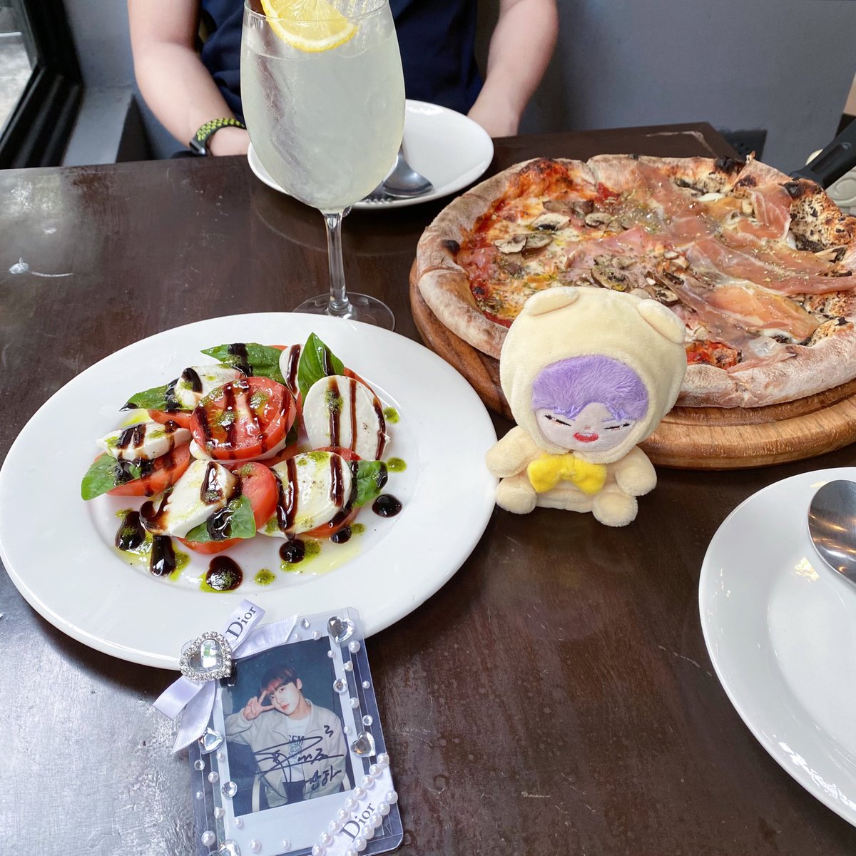 요즘 컴백이랑 팬콘 준비 때문에 많이 바쁘지?
무리하지 말고, 많이 힘들면 꼭 쉬어줘
밥 잘 챙겨 먹고 건강도 꼭 잘 챙겨줘야 해 산하야
항상 응원하고 파이팅나캅! 💪
ㅇㄴㄷ ㅇㅈ ㅁㄴ ㅅㄹㅎ💖

#윤산하 #YOONSANHA #CHAMELEON #따나시 #딴며들다