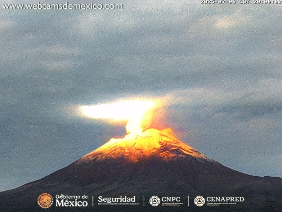 #Volcán #Popocatépetl esta noche. 🌋💫
🚦 Alerta Volcánica: #AmarilloFase2.
Radio de exclusión: 12 km. 🚷
Vía: #CENAPRED <a href="/CNPC_MX/">Coordinación Nacional de Protección Civil</a>.
Vista #EnVivo desde #Altzomoni 👇🏼
youtube.com/watch?v=rayKu7…