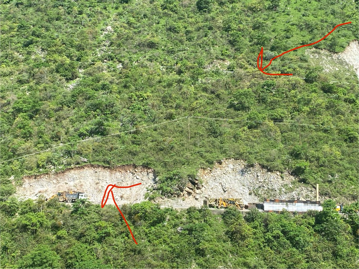 Aditiiitmandi's tweet photo. When Himachal is suffering from so much landslide, one side removing stones, upper the road connecting Kamand to Mandi city, #dcmandi https://t.co/0RZC6M6lN9