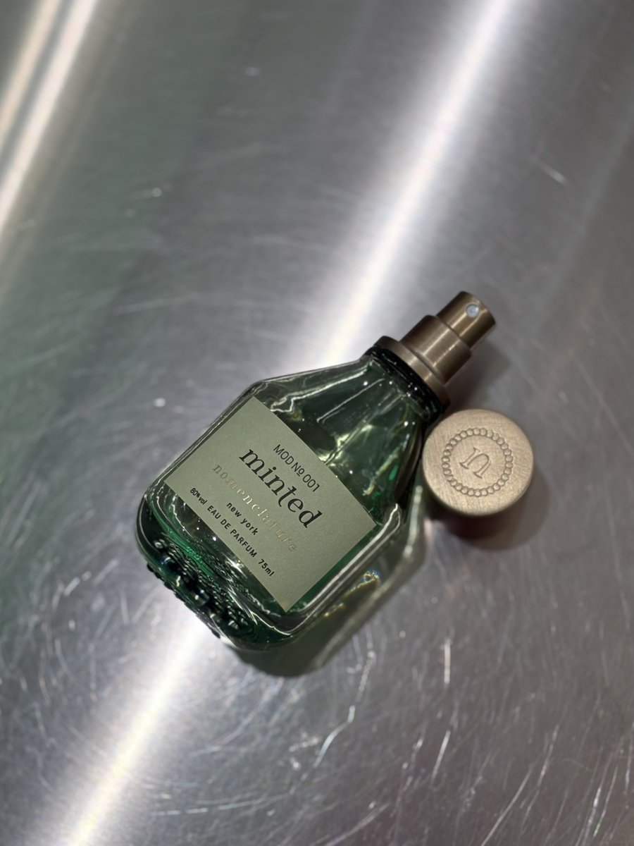 Nomenclature｜ミンティッド 冷えたグラスに注がれたミントティー